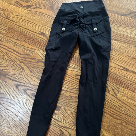 Women's High Waist Yoga Pants with Pockets Scrunch Butt Lifting Small Leggings - Picture 1 of 4